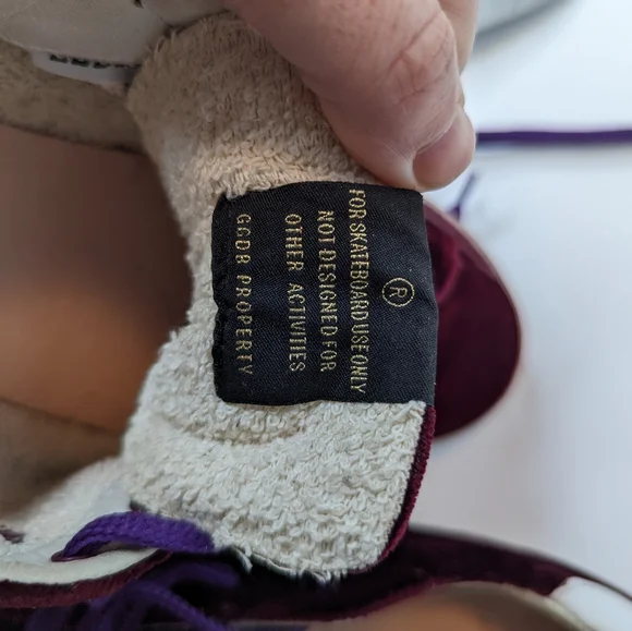 AUTHENTIC Golden Goose Superstar Sneaker in Bordeaux Velvet & White Star - Picture 11 of 15